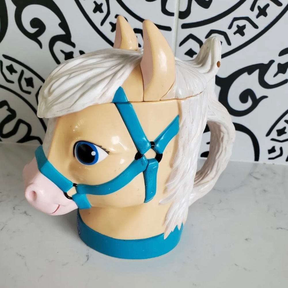 Ringling Bros Circus The Greatest Show on Earth Horse cup mug w/ hinged lid